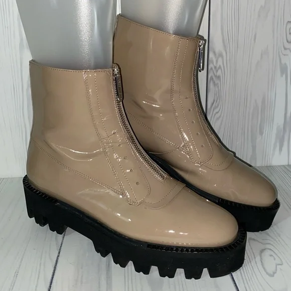 Aquatalia Shoes Aquatalia Angelina Lug Sole Patent Zip Booties